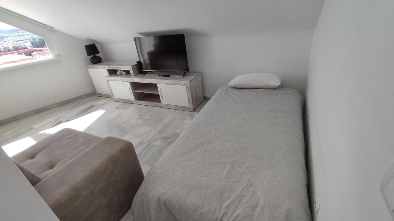 פואנגירולה Apartamentos La Casa De Bebita מראה חיצוני תמונה