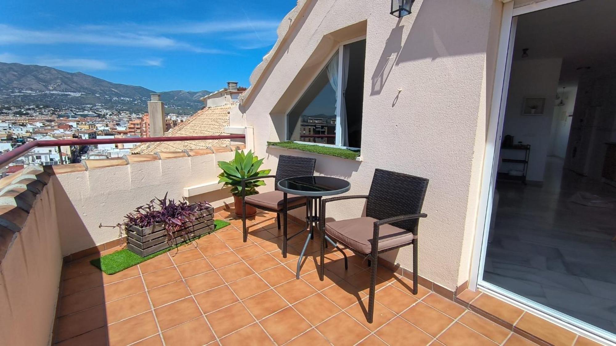פואנגירולה Apartamentos La Casa De Bebita מראה חיצוני תמונה