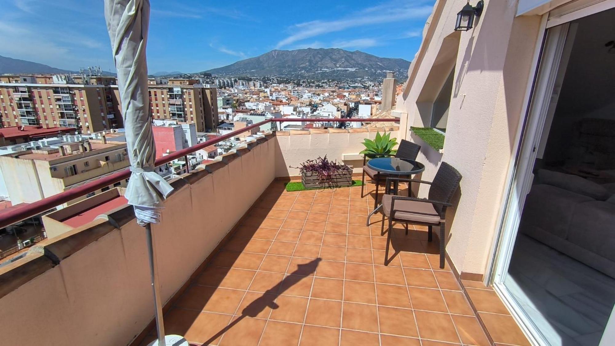 פואנגירולה Apartamentos La Casa De Bebita מראה חיצוני תמונה
